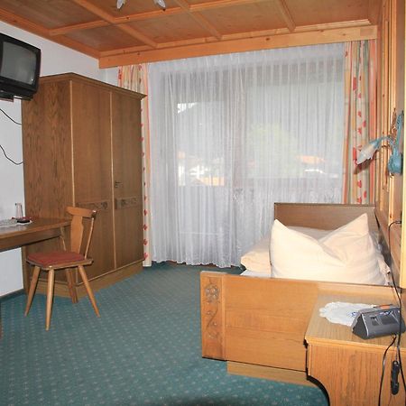 Bed and Breakfast Berghaus Maria Петтной-ам-Арльберг Екстер'єр фото